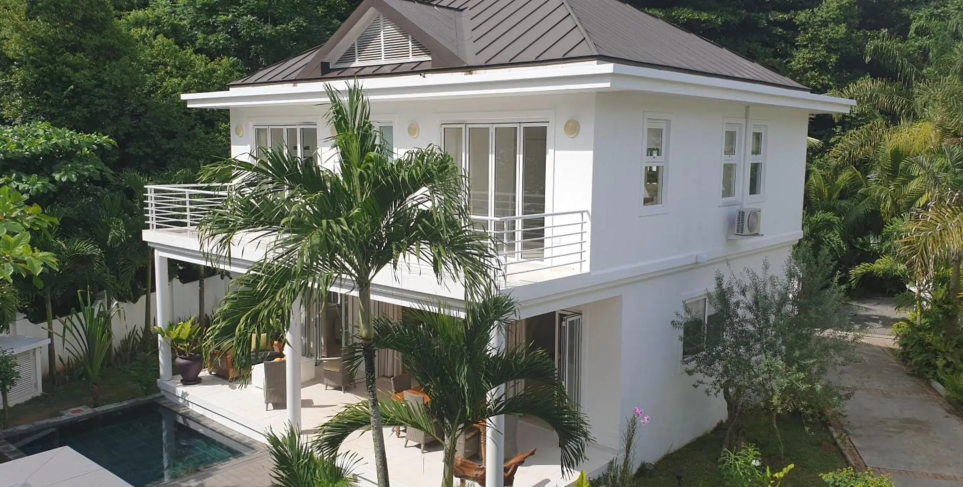 Las Brisas Villa - Chateau Elysium Beau Vallon