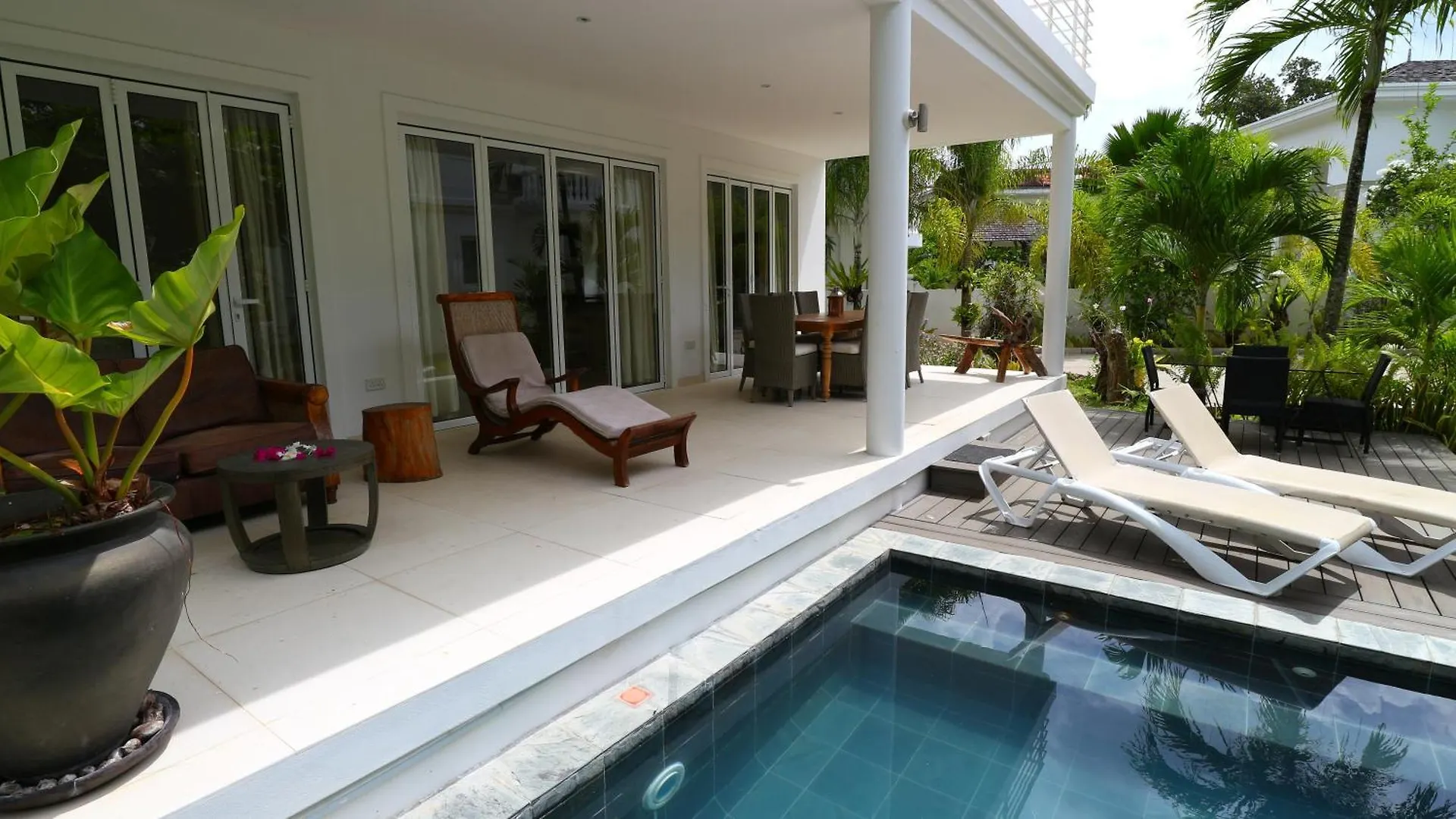 Las Brisas Villa - Chateau Elysium Beau Vallon