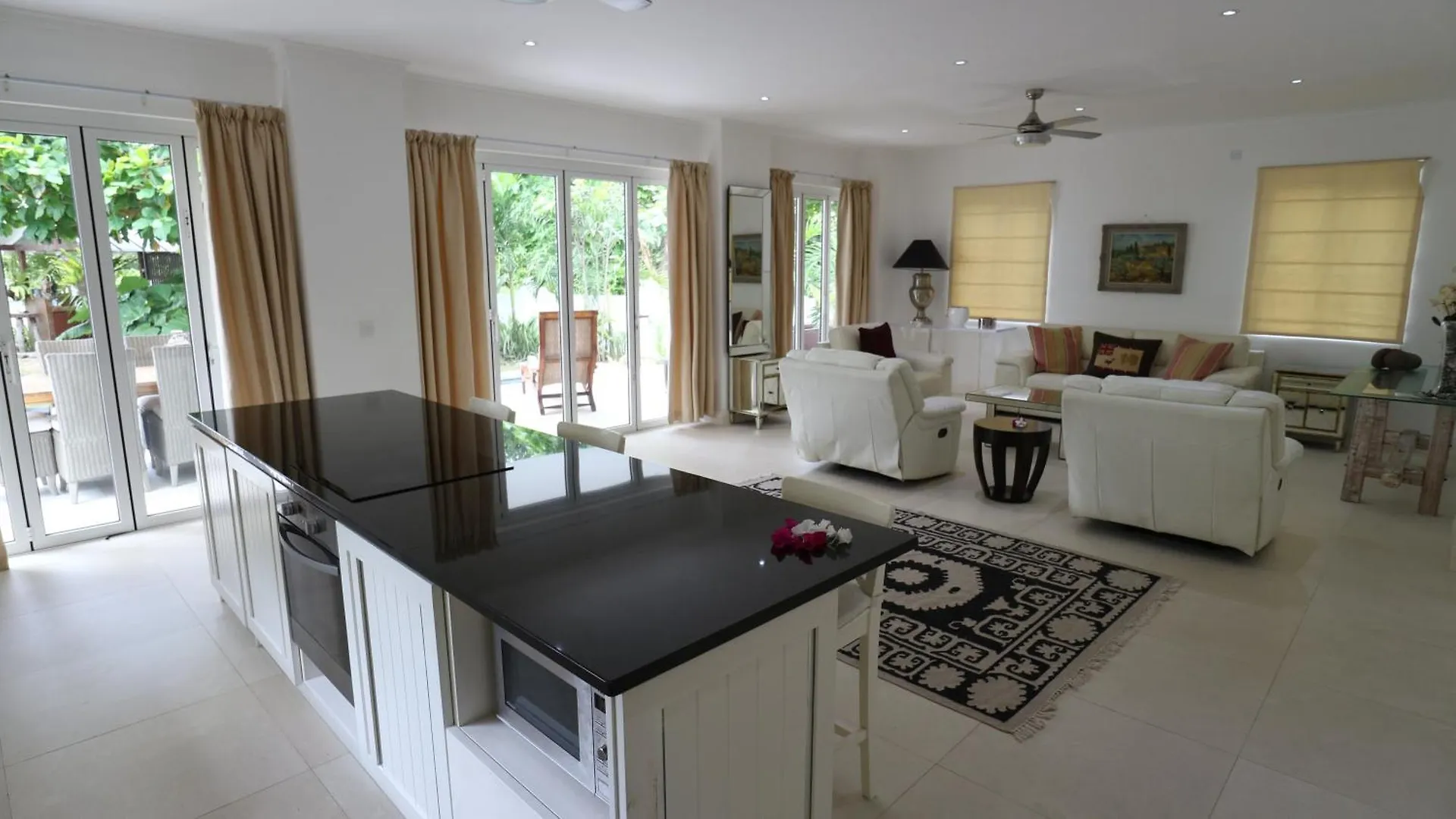 Las Brisas Villa - Chateau Elysium Beau Vallon