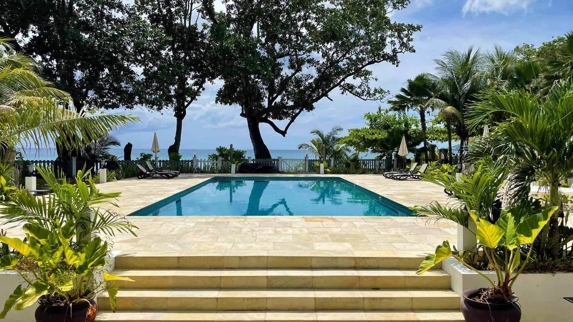 Las Brisas Villa Victoria